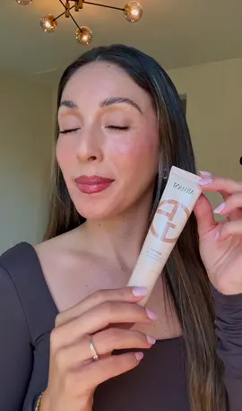 Armani’s golden hour lightweight skin tint is effortless, radiant, glowy, built in with Vitamin C. I love how lightweight it feels on my skin & you can build up. (Wearing M1) @Armani beauty @sephora  #armanibeauty #armaniskintint #giftedbyarmani #armanimakeup ##LuminousSilk 