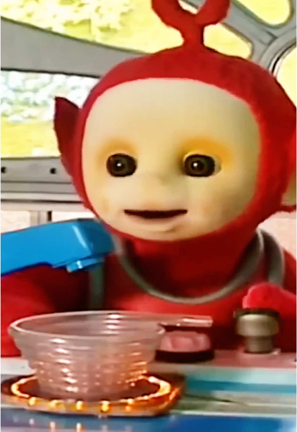 Me trying to be productive after coming back from a holiday.🍮💥 #sensory #slimetok    Video: Po, the red Teletubby, has difficulty using the Tubby Custard machine in the Home Dome.