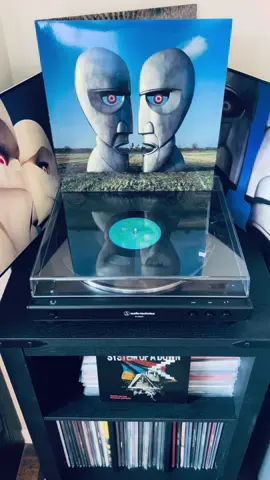 Pink Floyd, The Division Bell, what’s your favourite song? 💽🎙️🔊 #vinyl #viral #pinkfloyd 