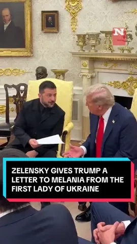 During a meeting at the #WhiteHouse Ukrainian President Volodymyr #Zelensky handed President #DonaldTrump a letter from his wife for Melania. Zelensky said that his wife, Olena Volodymyrivna Zelenska, was moved to respond to Melania’s letter to Russian President Vladimir Putin expressing her concern for children. “It’s not for you,” Zelensky joked as he handed Trump the letter during the August 18 meeting. #news #newsweek