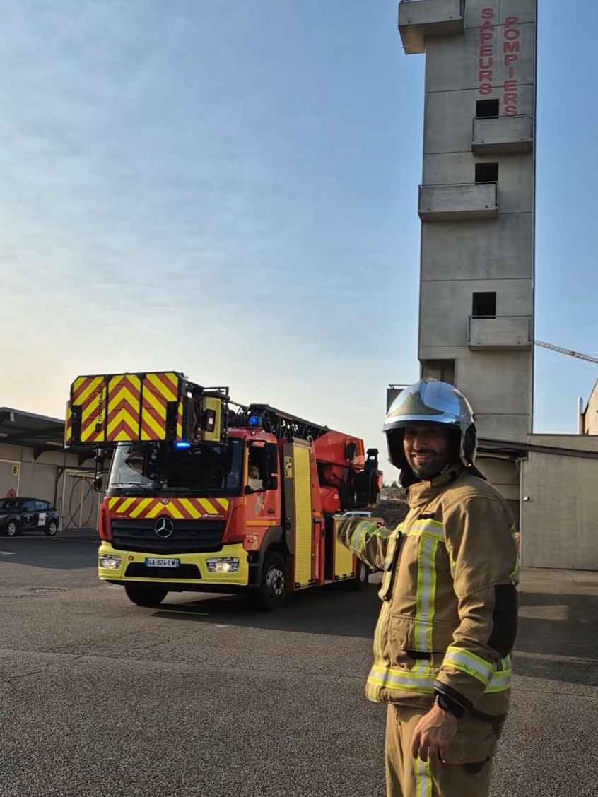 quel est le véhicule que tu préfères chez les pompiers ? #strike #pompier #firefighter #bombero #trend