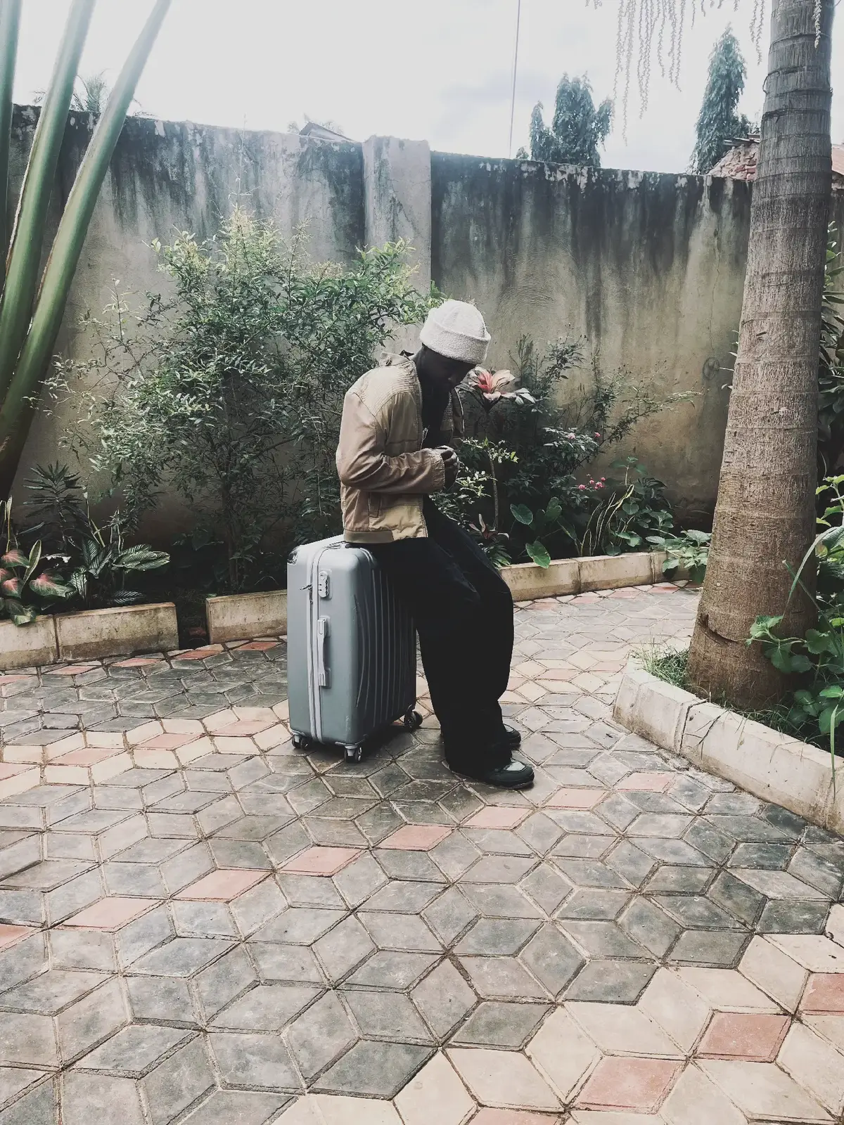 cool day 😳🤷🤷@Black style 🇨🇲✨ @Max_ OOTD #OOTD #ootdfashion #africanfashion #lookbook #summervibes #airport 