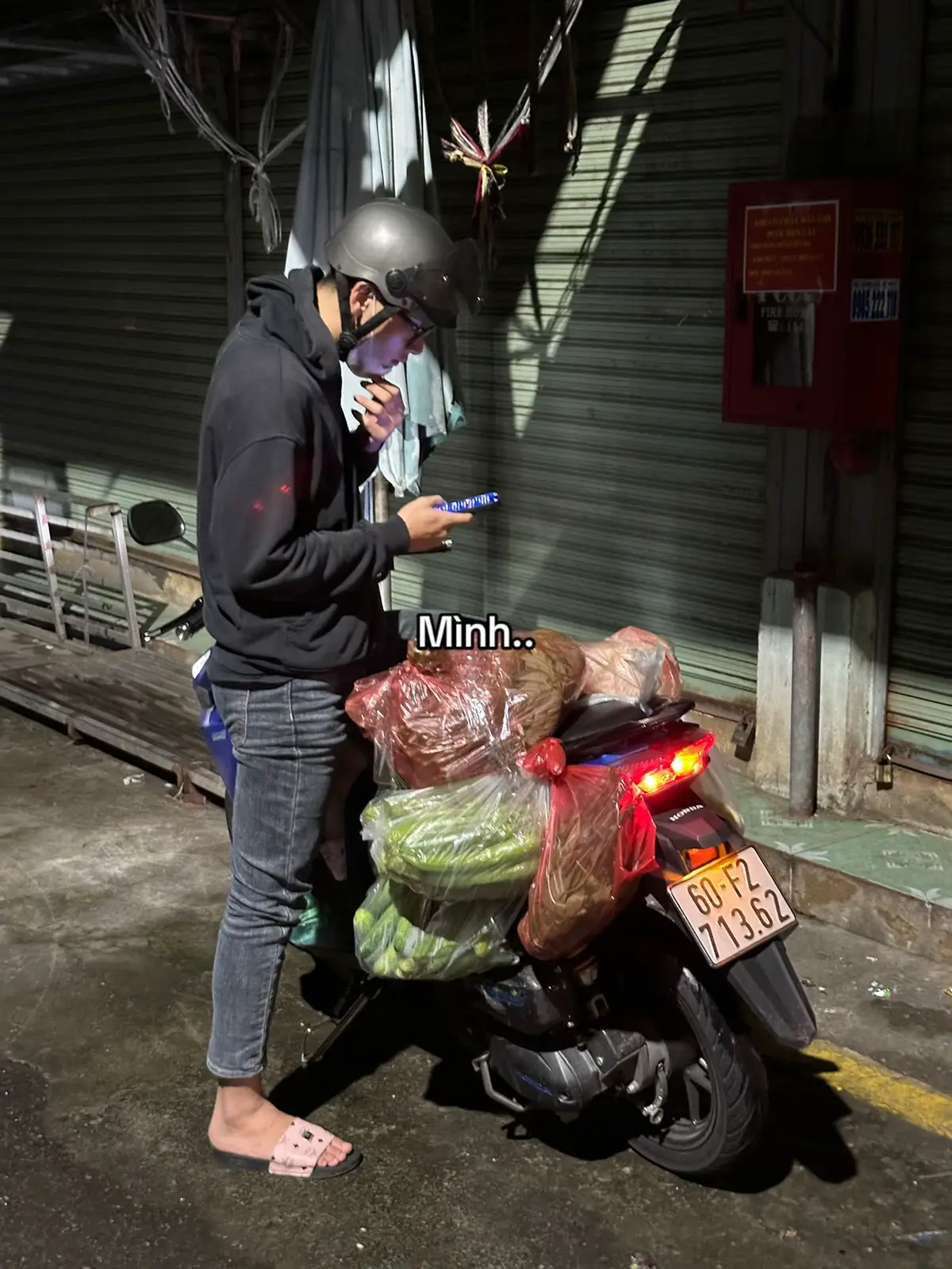Mình đã bước vào độ tuổi mình từng mong muốn,cũng chẳng biết sao nữa,đột nhiên mình bị ấn tượng bởi chữ thành công,mình muốn cố gắng thật nhiều,không còn muốn ham chơi không còn muốn đua đòi,mình muốn sống cho một cuộc sống mới,mình muốn lo cho gia đình của mình,mình muốn lo cho vợ của mình sau này,và hai đứa có thể đi du lịch cùng nhau,lau thìa ăn những món ngon mà mình thích,hiện tại có đôi lúc hơi mệt nhưng mình chẳng ngại,vì hi vọng của mình ngày càng lại lớn..