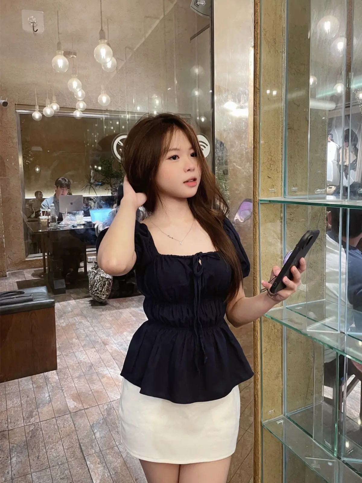 Bình yên ở trong, đừng tìm nó bên ngoài...