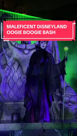 Maleficent at Disneyland Oogie Boogie Bash 😆 #disney #disneyparks #disneyland #disneyworld #oogieboogiebash
