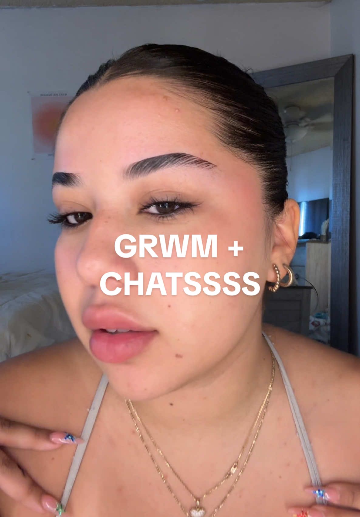 um face eats 🤏🏼 #grwm #chitchat #nomakeup #lightmakeup 