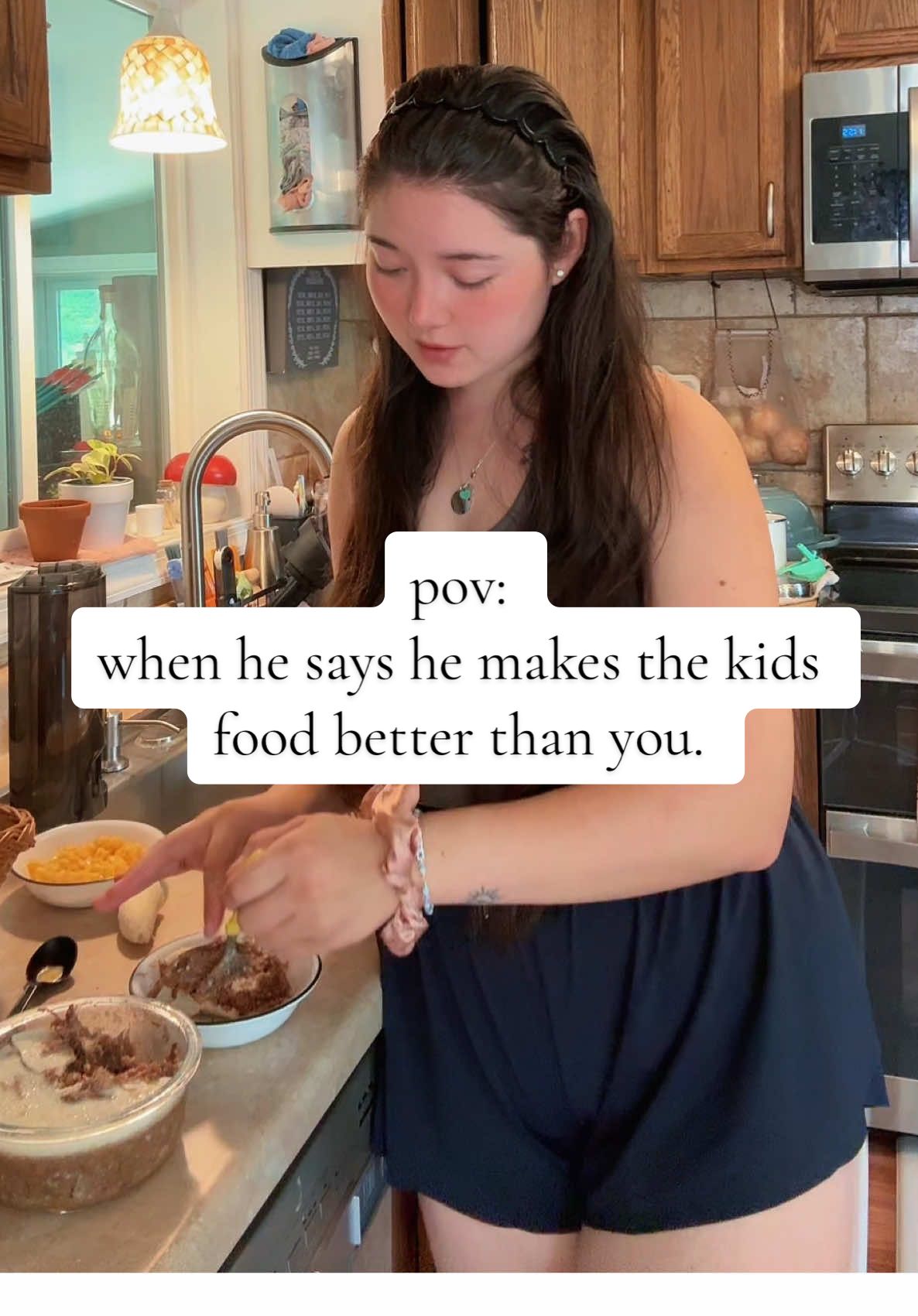 meanwhile i’m making them leftover wawa mac & cheese for lunch 🤦🏻‍♀️ ##girldinner##lunchtime##kidsfood##momcooking##viral_video