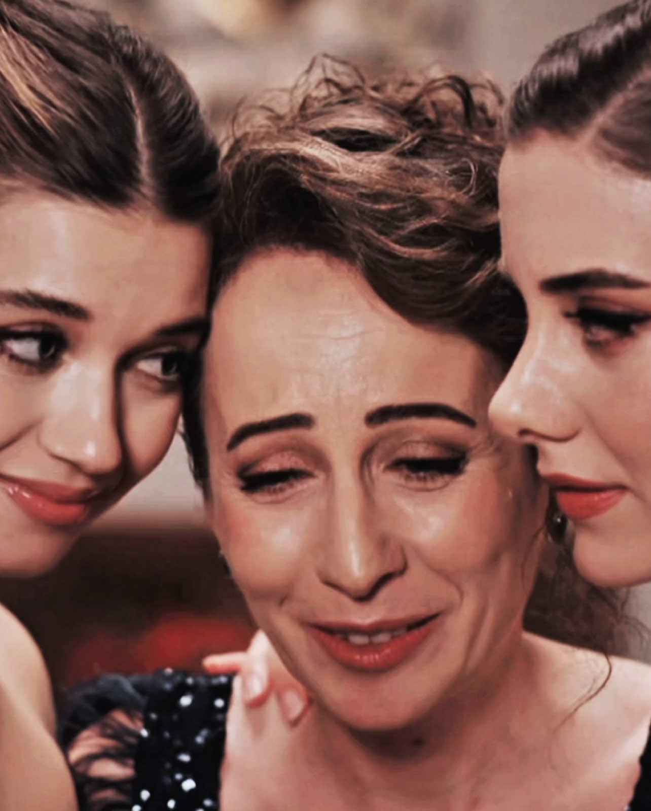Mom and daughters catch mistresses!🤭#yaliçapkini #зимородок #seyranferit #feritseyran 