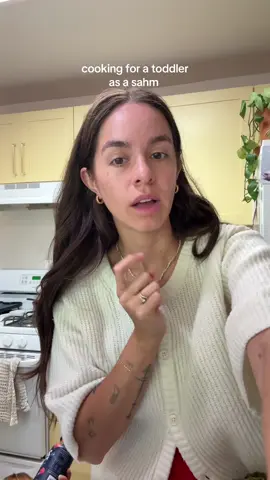 this literally saves me so much time and chaos in the kitchen 👏🏽🤭 #sahm #momtok #momtips #ftm 