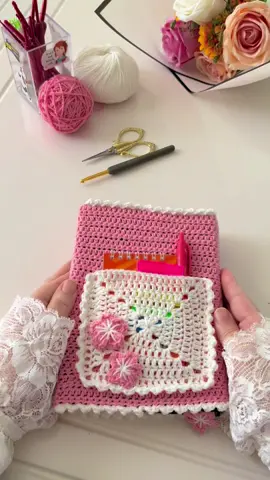 طلبية لطيفة من بنت ألطف..غلاف قرآن باللون الزهري 🌸💗🎀 من أحلا الأشياء الي عملتها 🥹💕 للتواصل والاستفسار حياكم خاص💚🌿 #foryou #crochet #fyp #كروشيه 