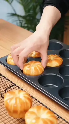 Delicious Cheese Buns 🥰 preparation in the mixer bowl  bread flour 300g instant yeast 4g sugar 25g salt3g milk 210ml knead the dough for 5min butter 30g knead the dough for 7min separate the dough into 12 pieces each piece 45g make balls cover the dough rest the dough for 20min make the buns grated mozzarella cheese muffin pan 12 cups rest the dough for 30min brush with eggs Bake in a preheated oven 180C 20 to 22min depends on the oven #cheese #bread #fyp #balkan 