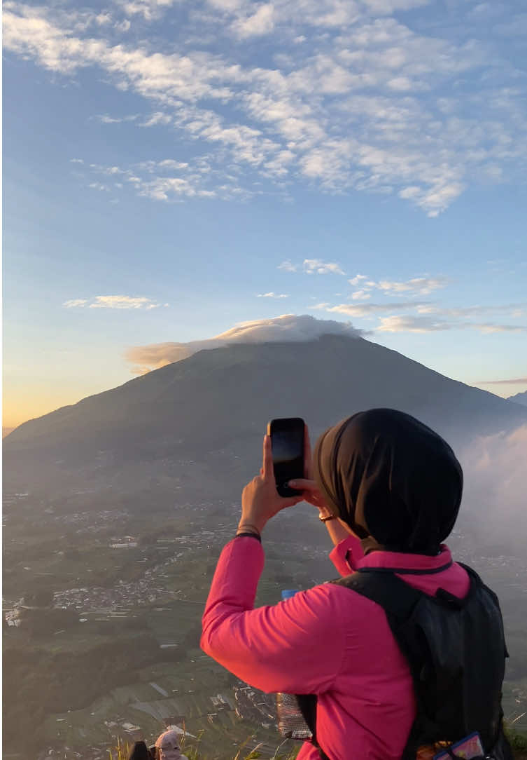 cantik banget sunrise di andong @Gunung Andong Via Pendem 