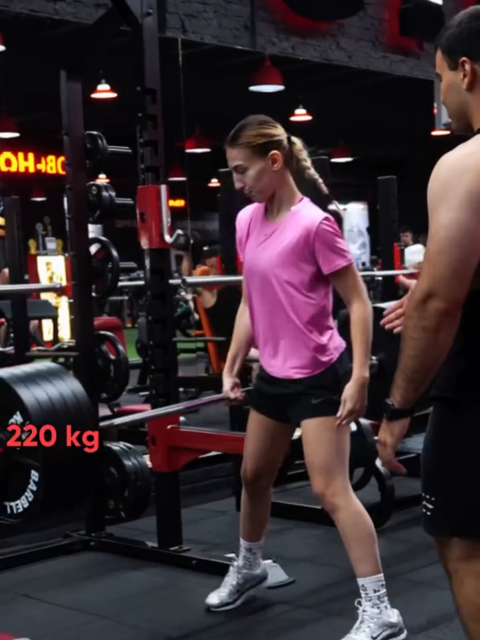 Anatalia lifting 220kg in one hand #anatoly #prank #gym #anataliaprank #anatalia 