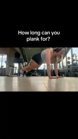 Such a great burn and great way to warm up your core #plank #tiktok #foryoupage #GymTok #fitover40 