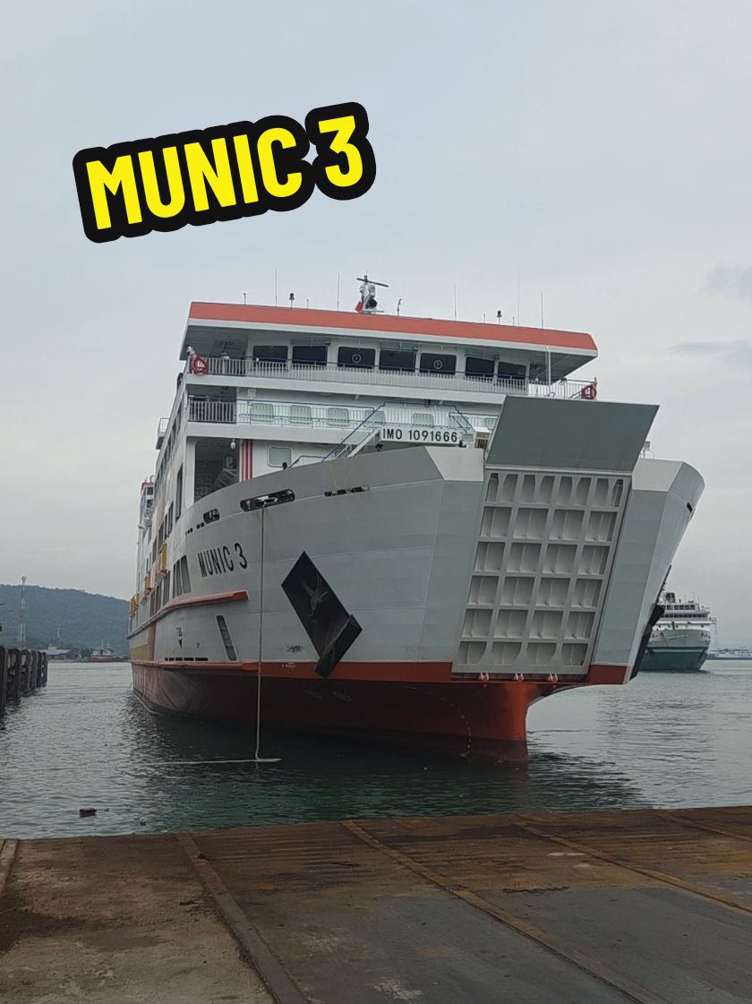 Sandar perdana dmg2, uji coba sandarnya dmg3 nnti 😉😉 #armadabaru #municline #munic3 #dermaga3pelabuhanmerak #fyp #fyppppppppppppppppppppppp #fypシ゚viral #pemainbaru #istripelaut #istripelautpunyacerita 