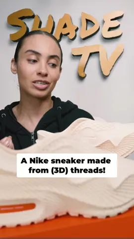 Witness the fusion of digital innovation and textile artistry! A monochromatic oat colorway elevates this woven structure, digitally molded layer by layer to create a mesmerizing wave-like texture. The weaving process redefines design! #Nike #AirMax1000 #Zellerfeld #Sneakers #3DPrinting #textileart #digitaldesign #weaving #monochromatic #innovation #art #viral #trending