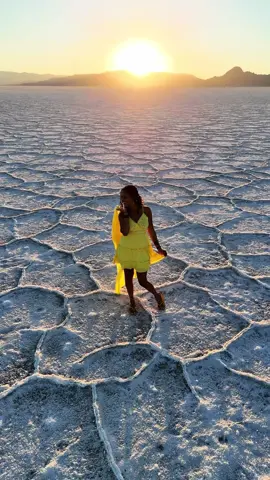 I flew all the way to another planet… to watch the sunset. And it was amazingly beautiful. #IfeInUtah #BonnevilleSaltFlats #thisisyear50 💛