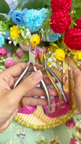 Combo 4  Món 1 cây kềm cắt da + 1 cây kềm cắt móng khóe shop tặng 1 cây dũa móng và 1 cây móc khóe  #giadungnhabap93 #kềm #kemcatda #kemnhatda #kemcatmong 