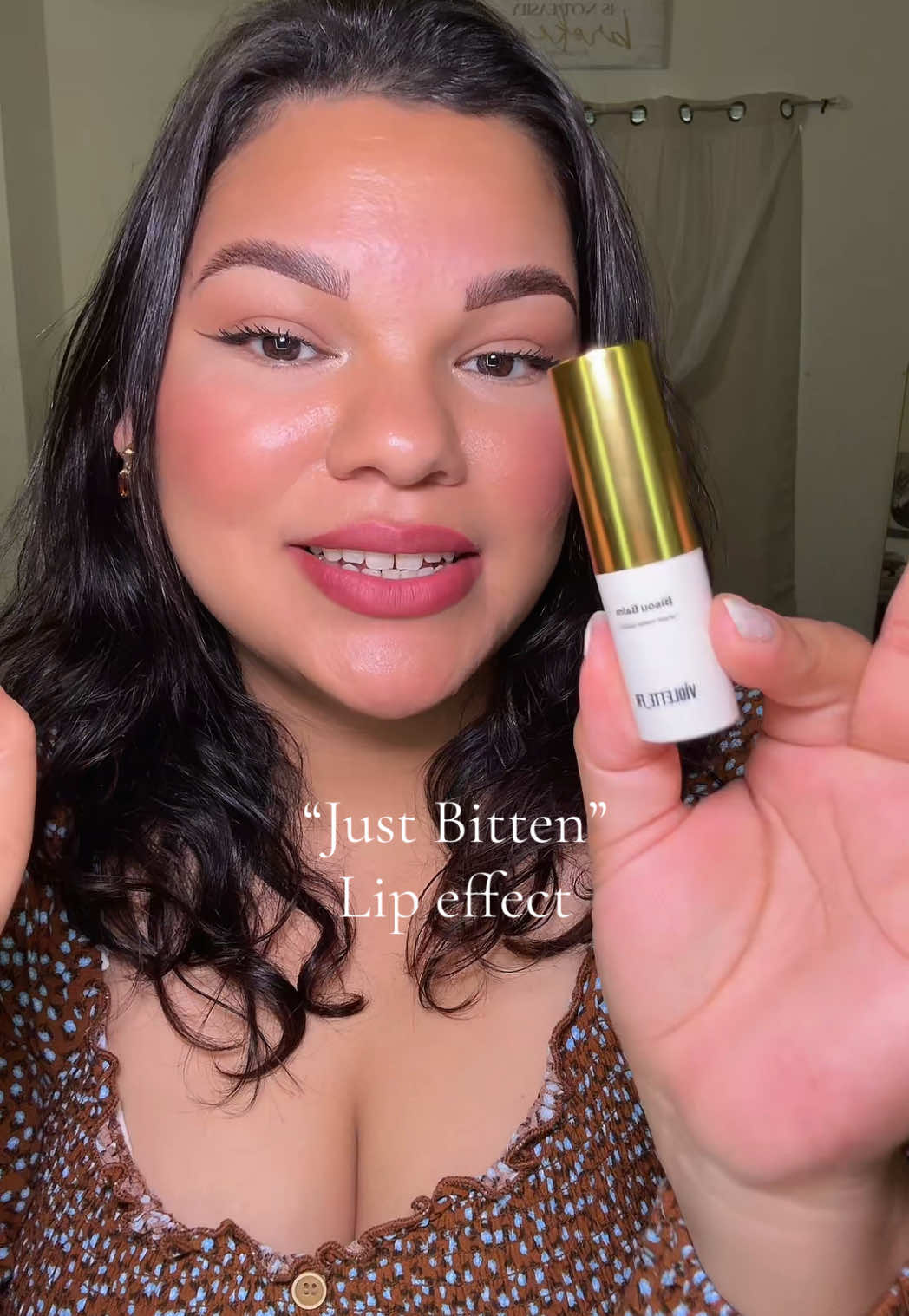 The prettiest lippie and feels so good on the lips leaving a beautiful sheer finish 🥰✨ @VIOLETTE FR  #violettefr #violettefrbisoubalm #justbittenlips #lipstick #makeup 