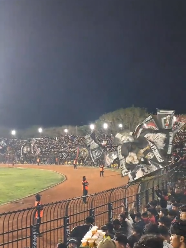 poznan dance curva nord syindicate #persijapjepara #ultraspersijap #persib #curvanordsyndicate 