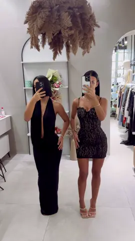 •Fashionnova Dress          masa xs-s-m                                    Per porosi kontaktoni ne instagram .