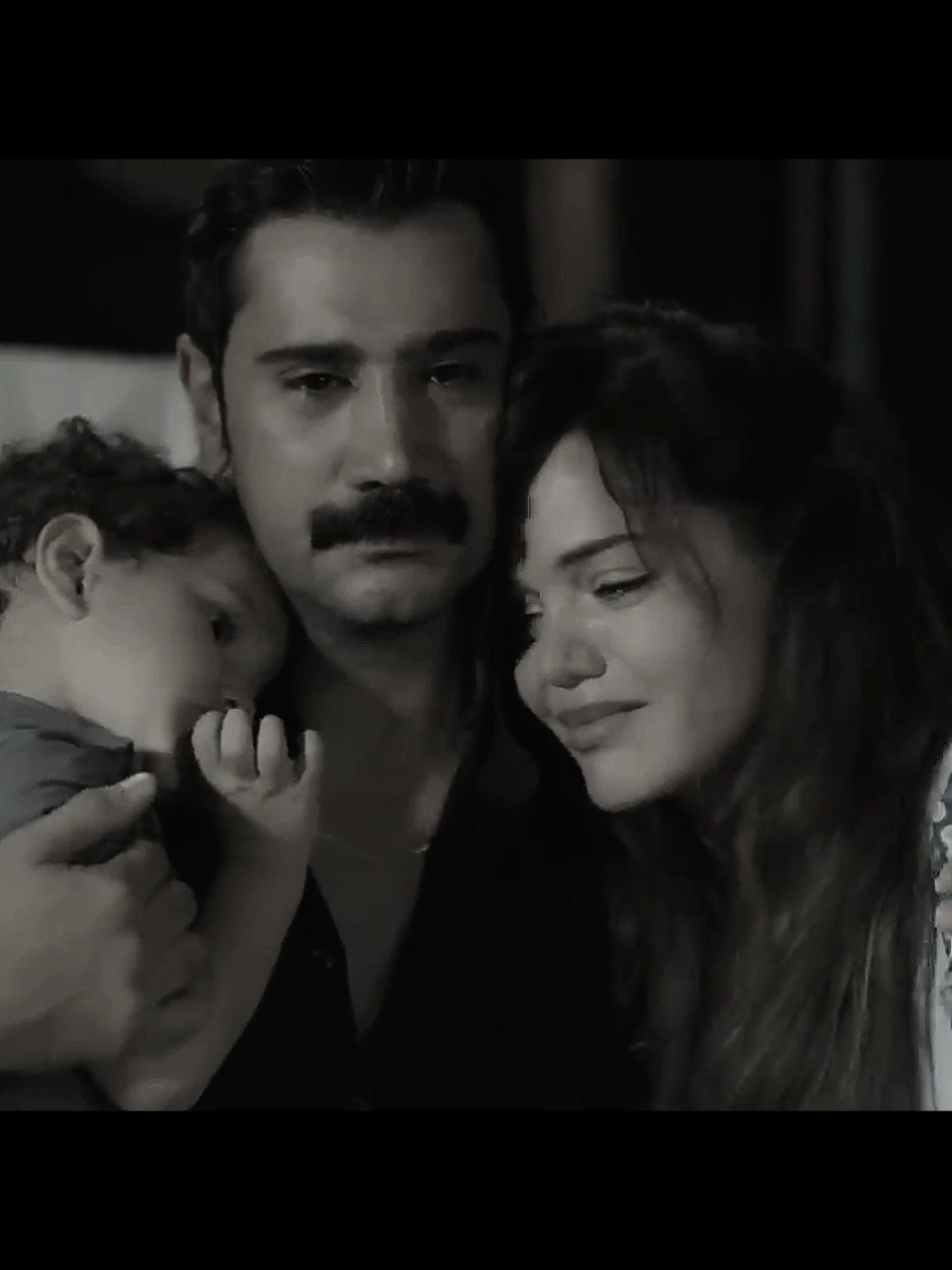 ya unuttuysa yilmaz'i?  #birzamanlarçukurova #birzamanlarçukurovaedit #zuleyhayaman #yılmazakkaya #handeyener 