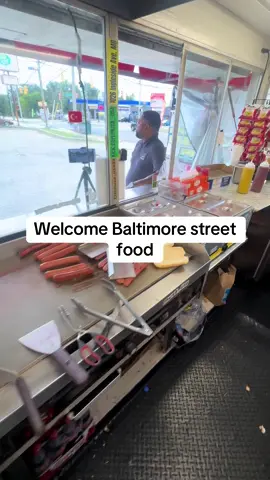 #baltimore #musa_usa #hotdog #pov #streetfood 