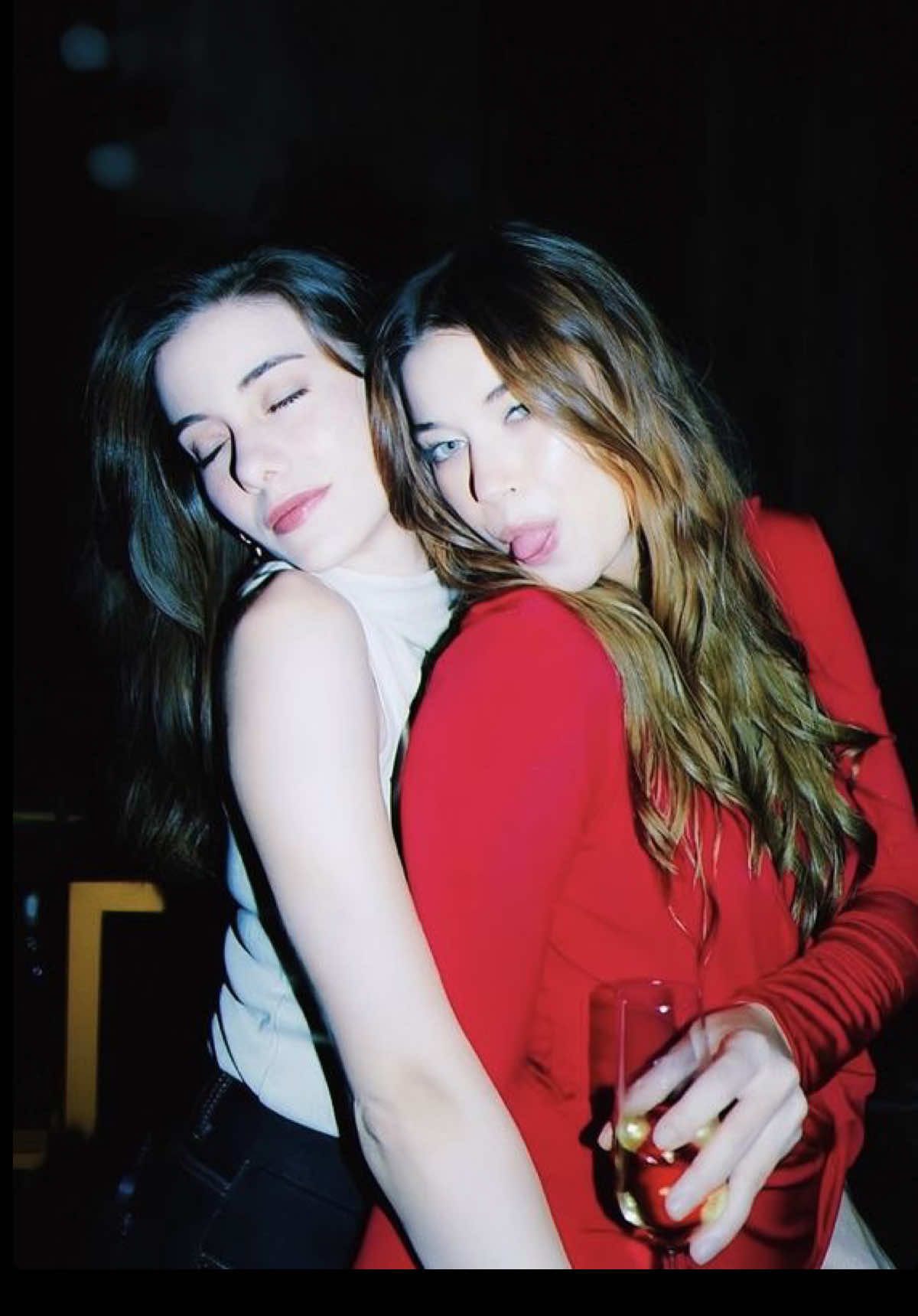 sisters🥵#yaliçapkini #зимородок #yalicapkini #seyransuna #sunakorhan 