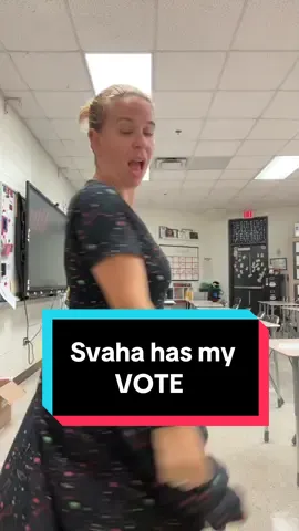 If you are a teacher and you are not wearing @Svahausa, you are doing it wrong! They have dresses, shirts, skirts, ties, etc. everything has pockets and made from 100% cotton! They are so comfortable and always a conversation starter in my classroom. I get to be Ms. Frizzle everyday so “take chances, make mistakes, and get messy” ❤️ #highschoolteacher #middleschoolteacher #elementaryteacher #teacherfit #fitcheck 
