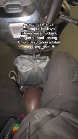 Berawal dari “mau dapat duit dari mana lagi yah” akhir bulan april berani buat bikin usaha kecil2an dan memilih untuk keluar dari zona nyaman, dengan modal tipis berani buat all-in untuk buka usaha adalah salah satu keberanian yang sangat saya syukuri, sekrang udah masuk bulan ke-4 dan alhamdulillah sekarang bisa jual lebih dari 100pcs barang adalah suatu pencapaian bagi saya dan patut dirayakan dengan sebuah postingan ini dengan harapan bukan untuk ajang validasi tapi semoga bisa menjadi contoh buat teman2 yang saat ini bingung untuk mulai dari mana. Semangat dan konsisten untuk kita yang saat ini sedang dalam titik berproses, semoga tujuan kita dapat terwujud amiin. Terima kasih untuk orang2 baik yang selalu support dan untuk yg sudah jajan di ibay makasih banyak semoga kita selalu diberi kebahagiaan. Proud of me ( perayaan untuk diri sendiri ) 🌻