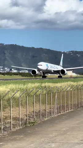 Take off Boeing 777-300ER  Air austral F-OREU Île de la réunion 🇷🇪 🇫🇷  FMEE  iPhone 14 pro  #avion #avgeek #planespotting #takeoff #aviation 
