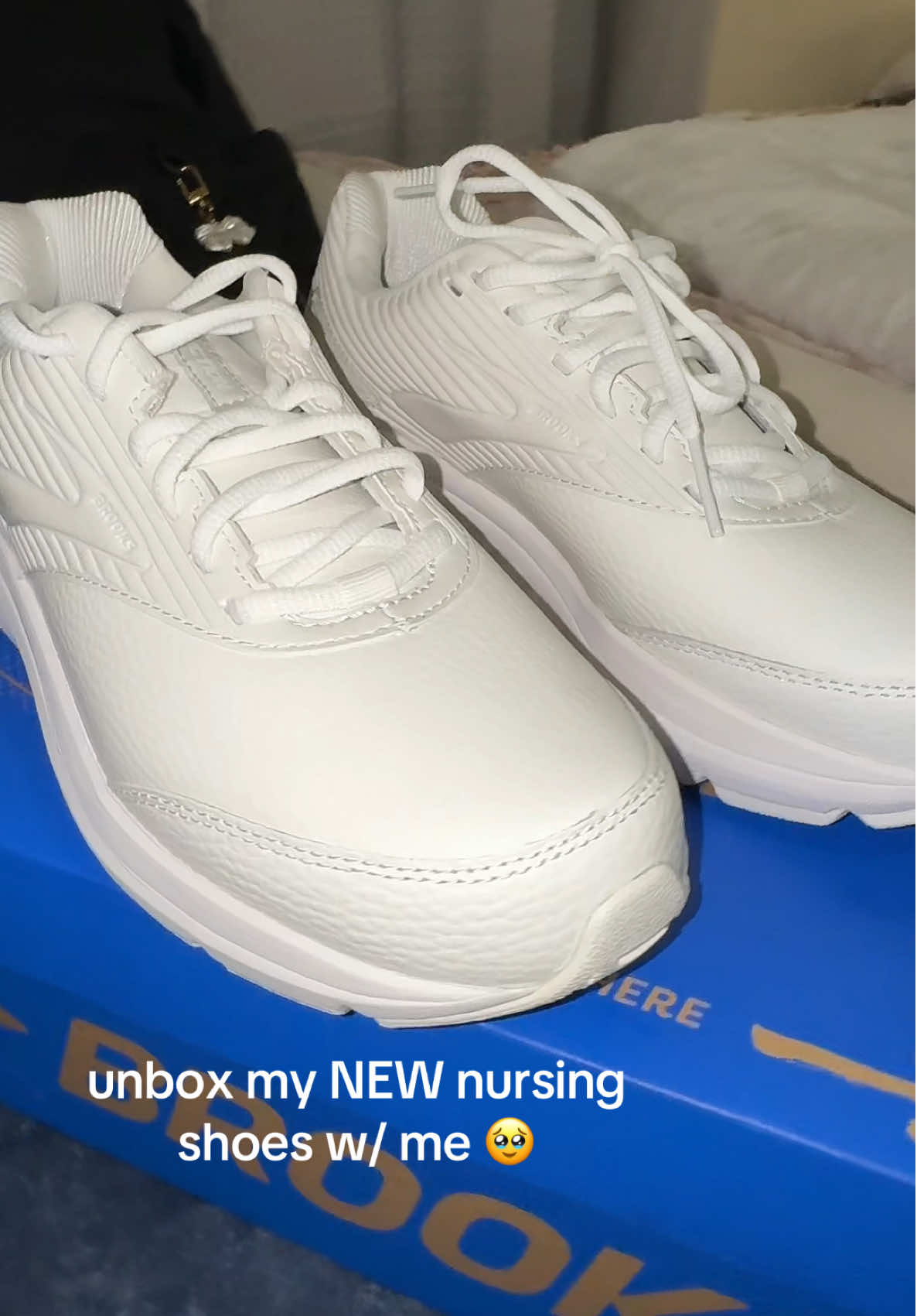 day 1 of wearing them and so far they are so comfy!! will give a week update 😎 #brooksrunning #nursingshoes 