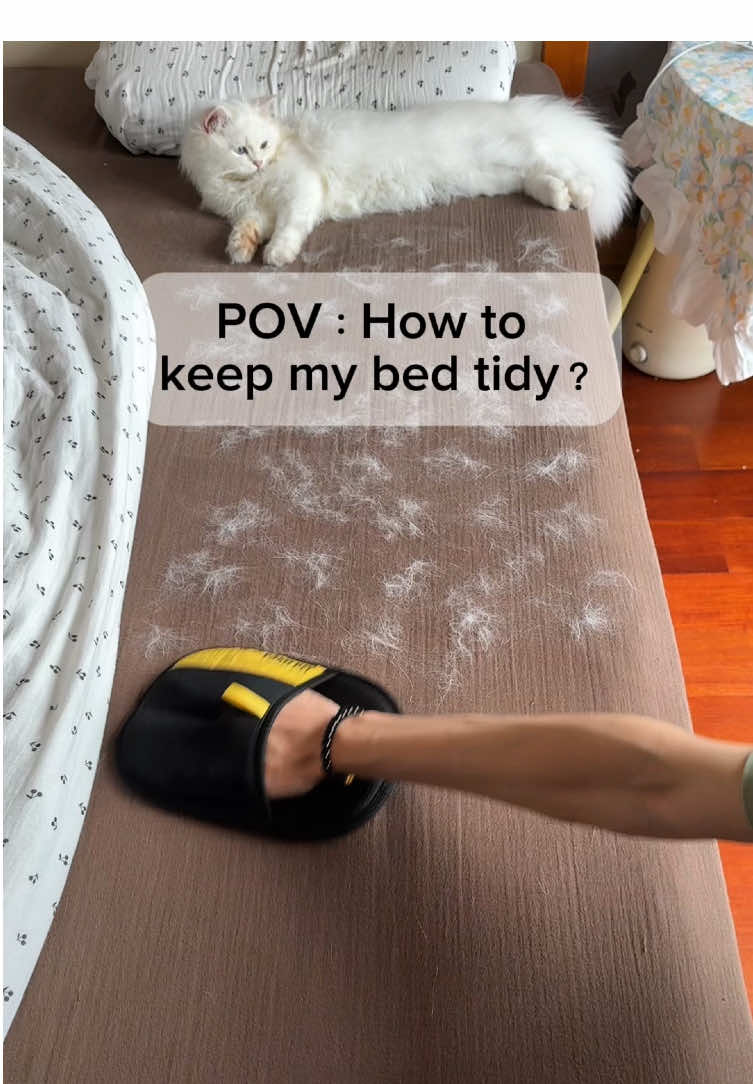 That is quick and easy is so essential for me as a pet owner#tiktokshop #tiktok #PetsOfTikTok #pethairremoval #petproducts 