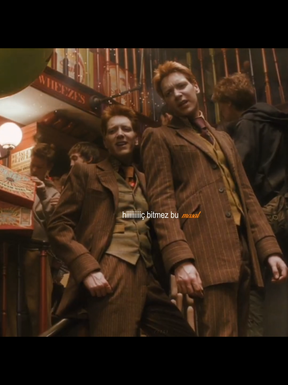 arkadaşlar yeni caste bayıldım ama eskisi her zaman kalbimizde yaşayacak🥹🥹#fredweasley#gerogeweasley#harrypotter#hogwarts#fyp 