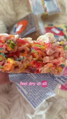 wait the unicorn crispy bar is so good #crispytreats #snack #ricecrispytreats #tiktokshop #deliciousfood 