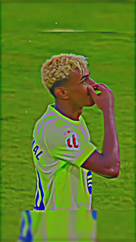 Lamine Yamal😱🥶#foryoupage #footballskills #lamineyamal #viewsproblem #fypシ゚ 