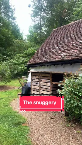 The snuggery a lovely little place in Kent to stay, has everything you need for a over night cosy stay #thesnuggery #kent #huts #staycationhematchallenge #nightsaway 