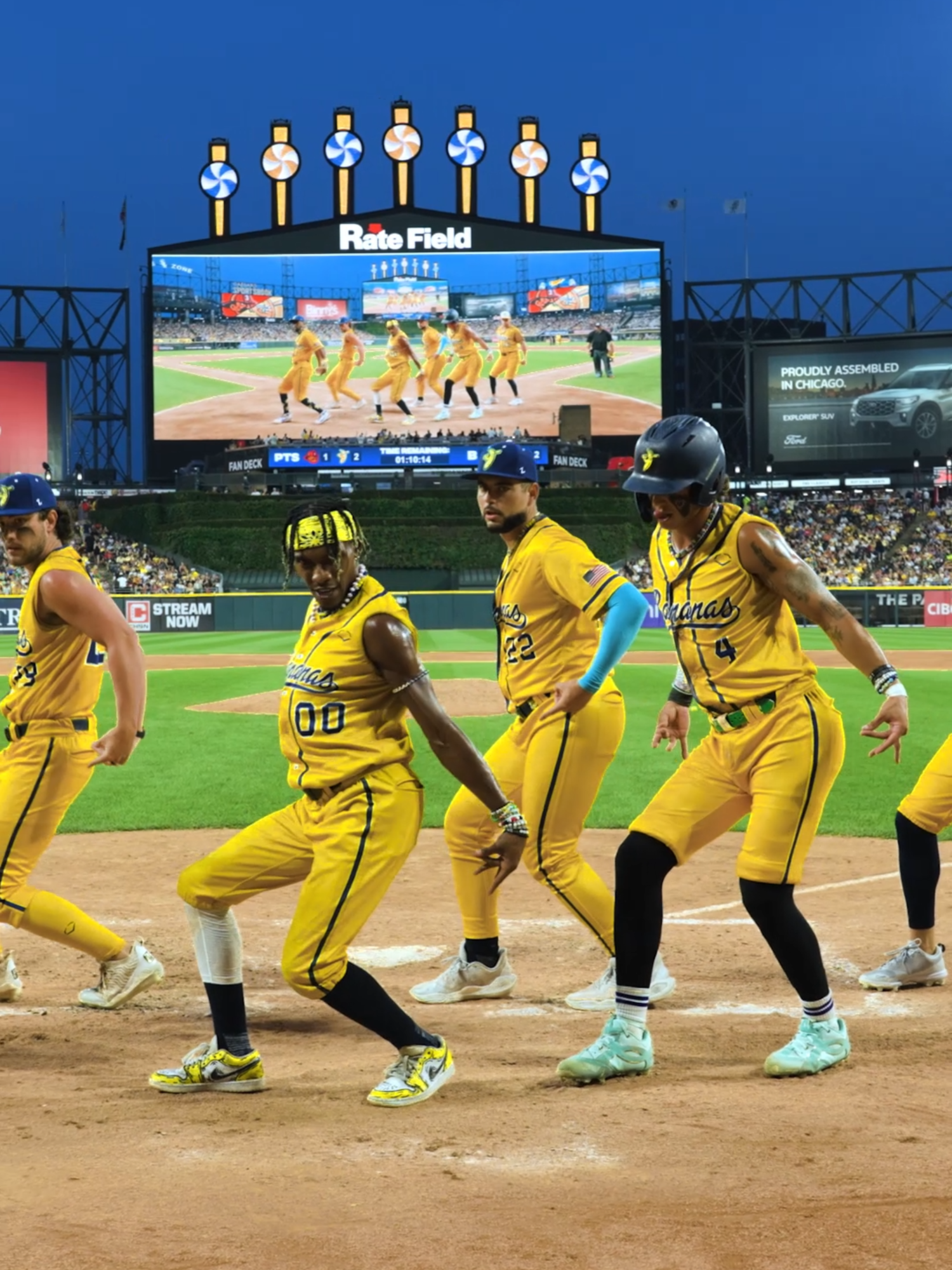 okay, but we kind of ate this one up #savannahbananas #bananaball #chicago #cellblocktango #broadway DC-> @tannerlane17