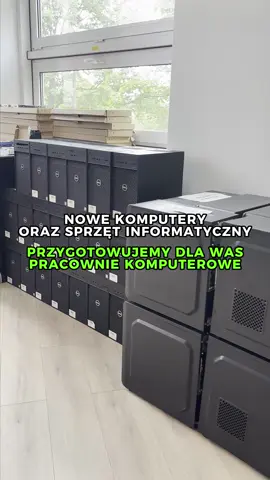 ☀️ Wakacje w pełni, ale w WTZ nikt nie próżnuje! 💪 Codziennie pracujemy nad tym, aby 1 września nasze sale były gotowe na przyjęcie uczniów 🤩 W pracowniach pojawiły się właśnie nowe komputery, monitory oraz profesjonalny sprzęt informatyczny, który już od pierwszych zajęć ułatwi naukę i rozwinie umiejętności naszych uczniów. To ogromne wsparcie nie tylko dla kierunków technik informatyk i technik programista, ale też dla wszystkich pozostałych klas, które będą mogły korzystać z nowoczesnych narzędzi 🎓💻📸 Bo w WTZ wierzymy, że dobra szkoła to taka, która idzie z duchem czasu i inwestuje w rozwój uczniów 🚀 Nie możemy się już doczekać września – a Wy? 😍