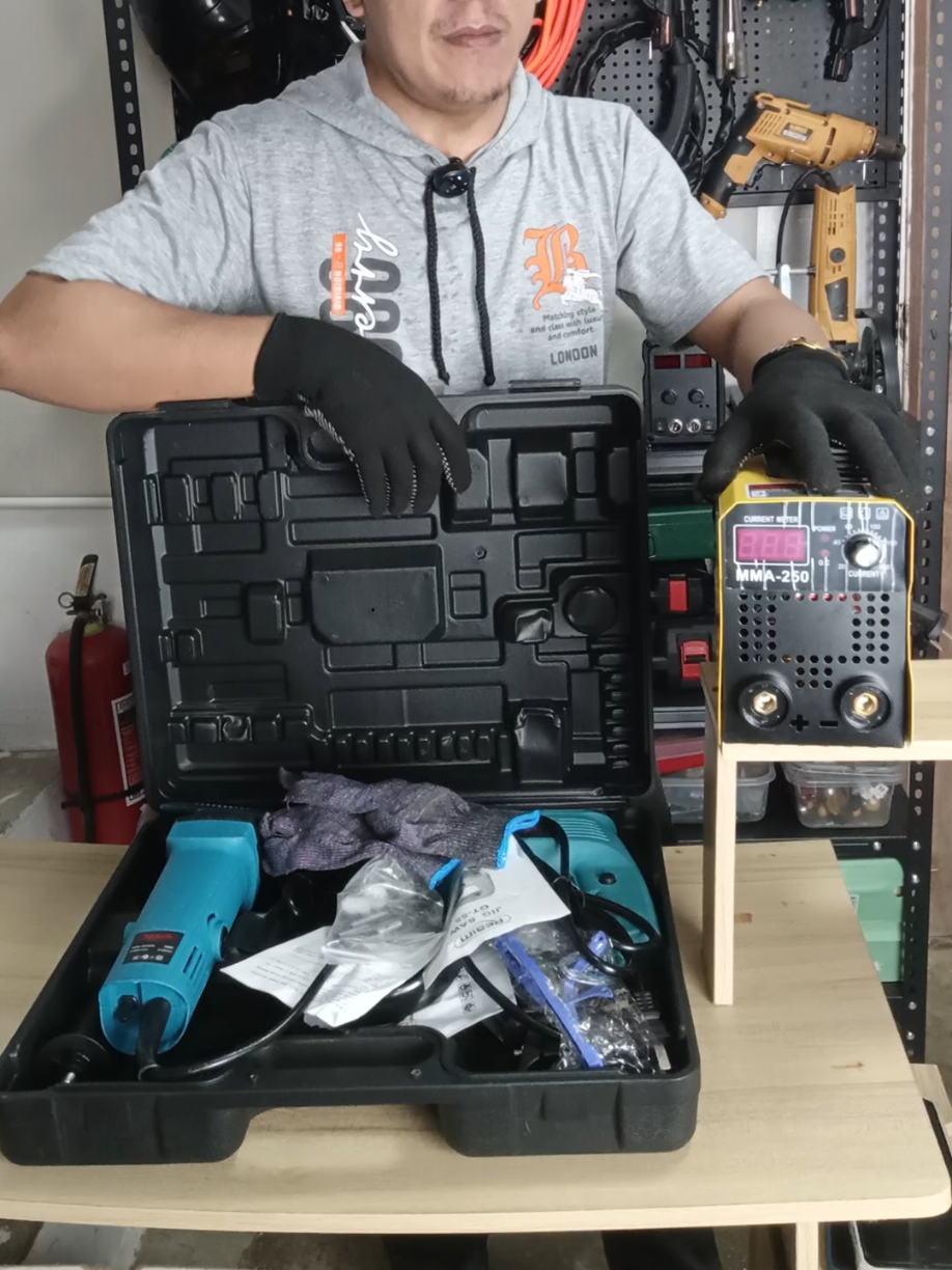#creatorsearchinsights  #welder #welding #weldingmachine #powertools 