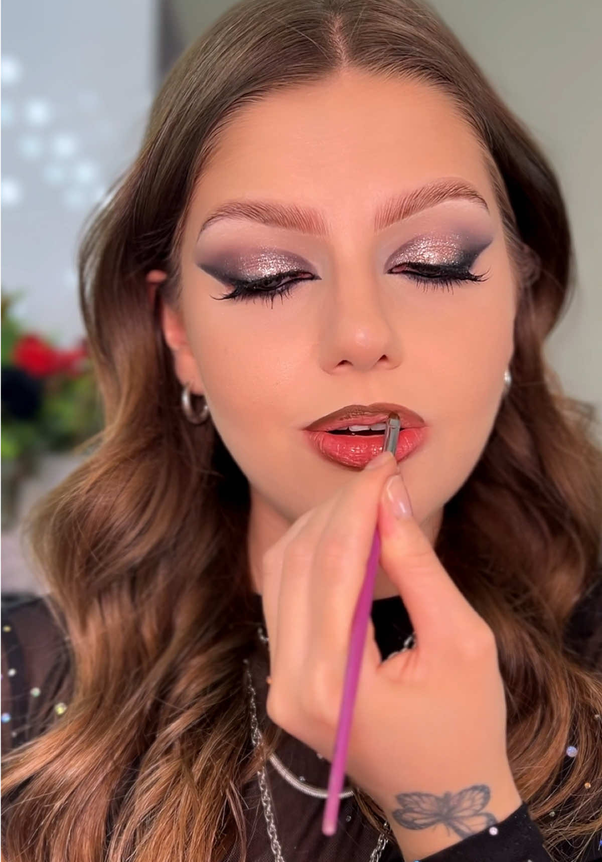 Respondendo a @Lucas Germano te convencendo deixar a sua clean girl em casa e ousar na sua próxima make ✨ dia 2 ✨ Produtos utilizados: BT Multicover cor L10 @Linha Bruna Tavares  Paleta 01 coleção Superman @𝐸𝑠𝑠𝑒𝑛𝑐𝑒 💓  Delineador em Gel BlackEyes minha collab com a @Catharine Hill 🖤 •Lip combo nude• Delineador em gel BrownEyes 🤎 Gloss “Crystal” @Nina Makeup Brasil  •Lip Combo vermelho• Delineador em gel BrownEyes 🤎 BT Vynil Diana @Bruna Tavares  #makeup #maquiagem #tutorial #foryou #fyp 