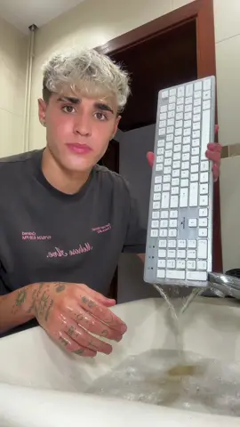Yo creo que volverá a funcionar el teclado 😅