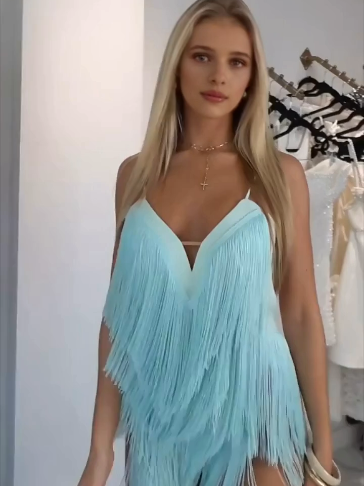 Patty send love ❤️ #pattyjones #hermanitasjones #hermanasjones #girlspower #prettywoman #beauty #sexy #viral_video_tiktok #paratii #paratiiiiiiiiiiiiiiiiiiiiiiiiiiiiiii #fypp #girl #blonde #girlsnight #night #dress