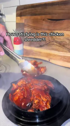 This is so easy to use and the shredding turns out so perfect🙌🏼🙌🏼 #kitchen #cookingtiktok #tiktokmademebuyit 