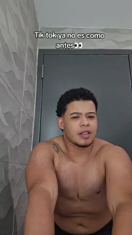 extraño tik tok, de la era 