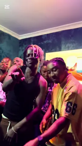 Ringa my kama umepima 🤗 #Saresarechallange wooooooow 🙌🏿 #timetraveller album is gonna be out midnight #kenyantiktok🇰🇪 #tanzaniatiktok🇹🇿 #viral_video 