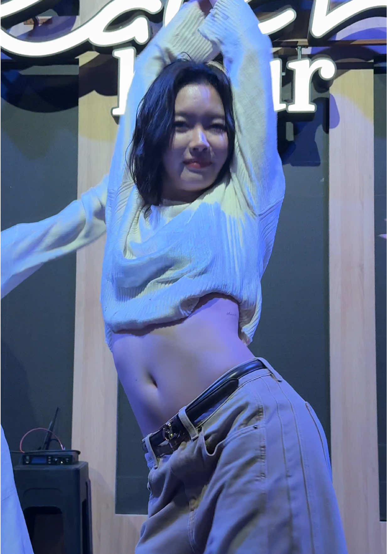 No one beat the side kick @PiXXiE @PM  #pixxie #pimfestival #pimma_pixxie #dejayou #ratchhour 