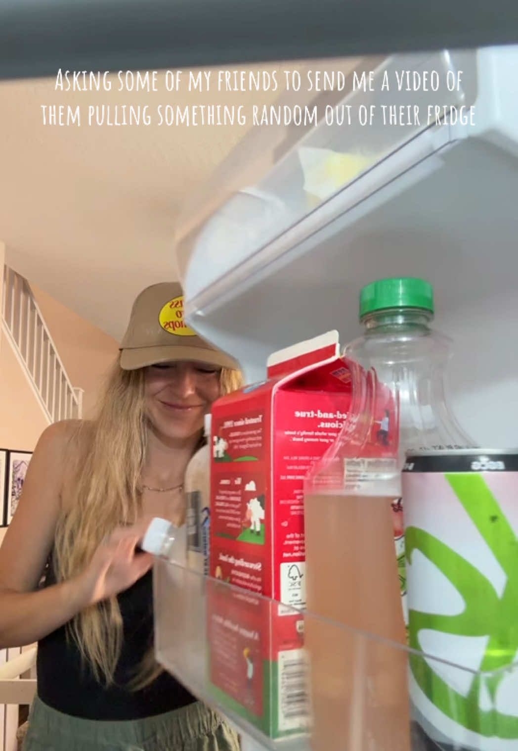 Did she just pull out a whole 🐔?? I love theseeee 🤣 #randomthings #fridge #challenge #friends #laugh 