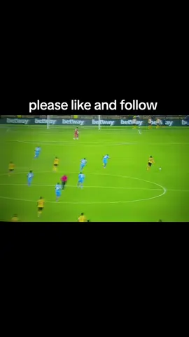 BETWAY PREMIERSHIP  Kaizer Chiefs scores!! What a strike by Sirino. 