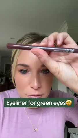 Such a pretty color, makes my eyes pop! @NYX Professional Makeup #greeneyes #Eyeliner #nyx #dupe #hazeleyes 